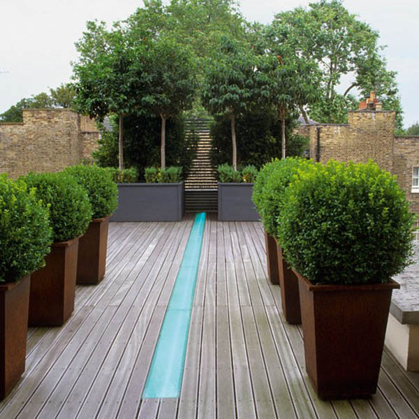 Garden terrace with water feature