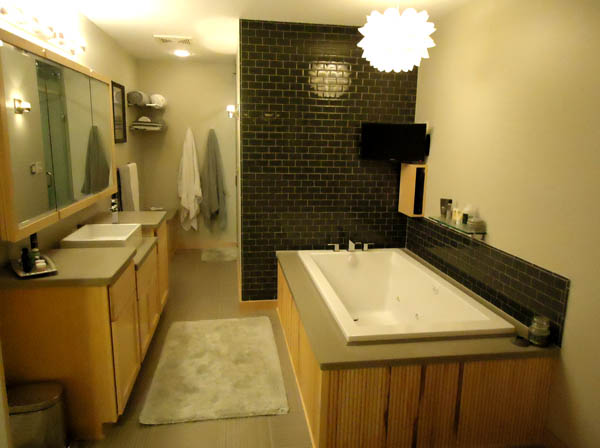 remodeling bathroom with whirlpool baths